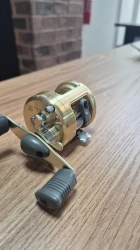 Shimano: Carretilha Shimano Calcutta 50 (Mecânica 100%)
