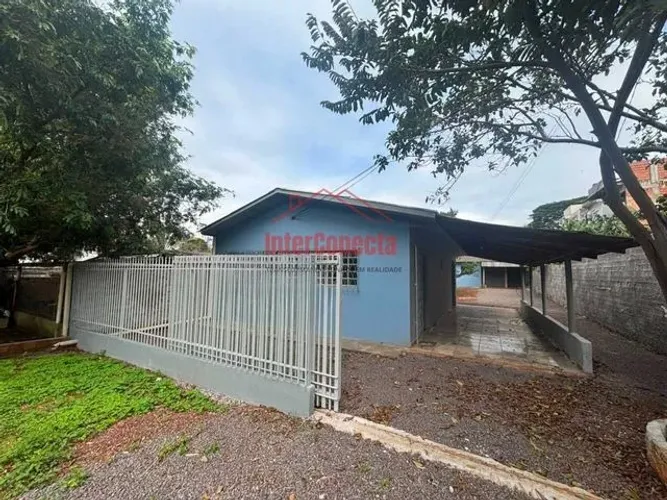Casa com 3 Quarto(s) e 1 banheiro(s) para Alugar, 75 m² por R$ 1900 / Mês