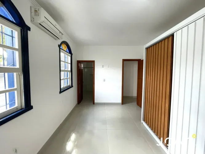 Casa colonial em 330 m² com 4 quartos e 3 suítes no Planalto