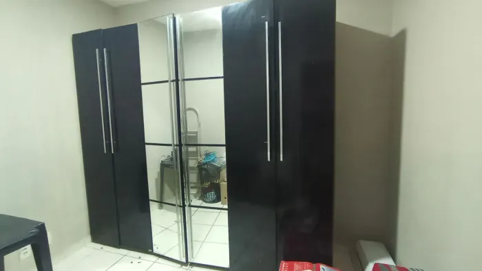 Guarda roupa grande 2,50m de largura 6 portas