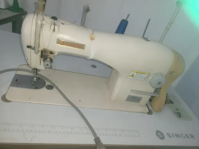 Máquina de costura Reta industrial