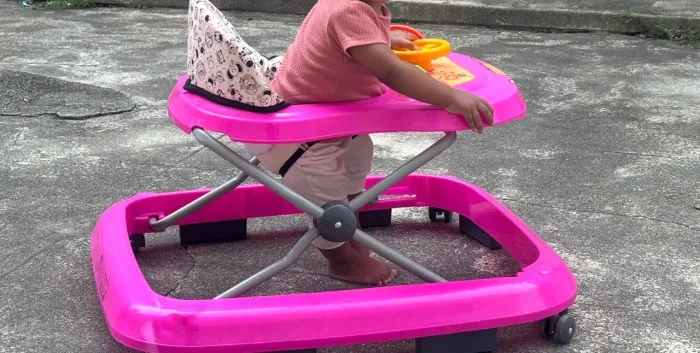 Andador Andaja Infantil Musical Para Bebê Com Regulagem de altura Rosa - Tutti Baby