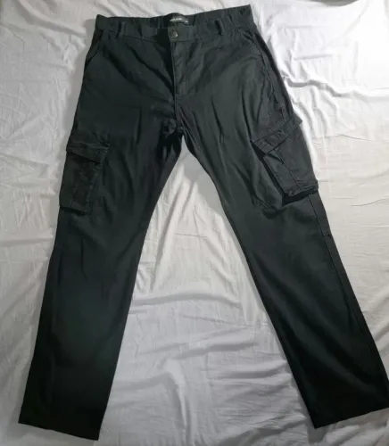 Calça cargo reta