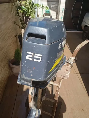 Motor Yamaha 25