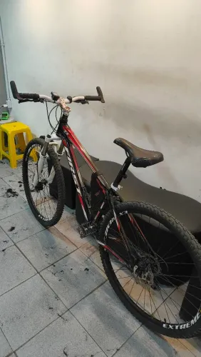 Vendo aro 29 semi-nova já com acessórios