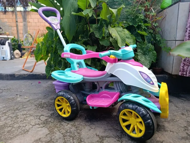 Quadriciclo infantil 