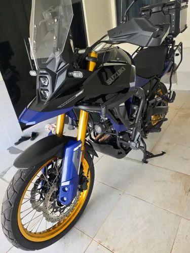 Vendo essa linda Suzuki vstron 800DE