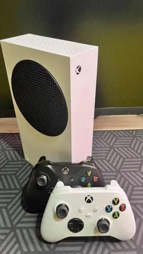 Xbox Series S 512GB + 2 Controles + Caixa Original