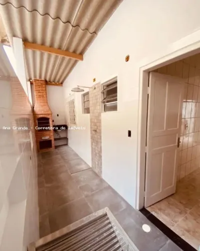Casa para Locação em Santos, Vila Mathias, 2 dormitórios, 1 suíte, 1 banheiro
