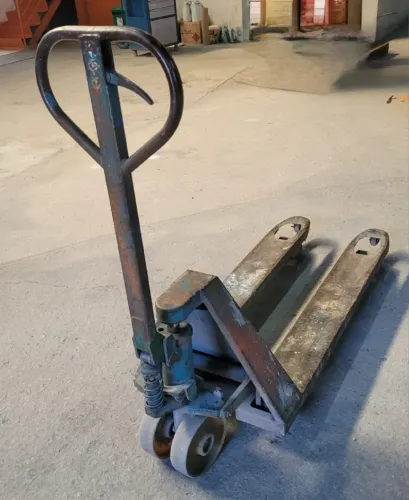 Carrinho paleteira hidráulica manual 1500kg - USADO - Excelente Ferramenta