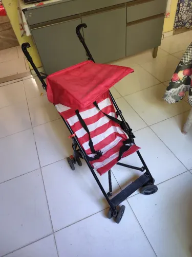 Carrinho guarda chuva