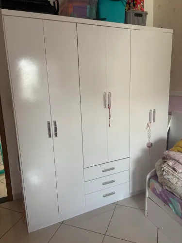 Vendo guardar roupas 6 portas
