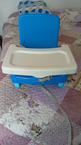 Vendo 2 cadeiras de alimentação bebê da cosco uma azul e uma branca 80 reais cada