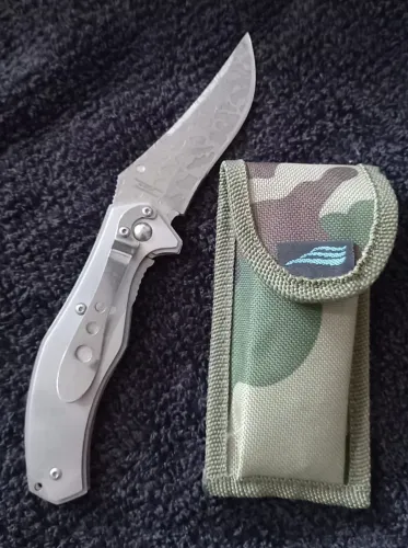 Canivete para pescaria com bainha camuflada