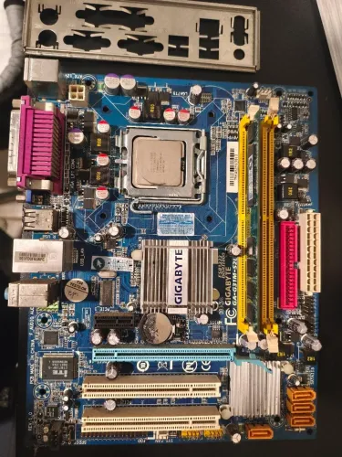 Kit Placa mãe processador e 2gb memoria