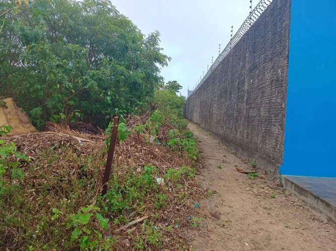 Vendo excelente lote medindo 20 x 50 m2, totalizando 1000 m2