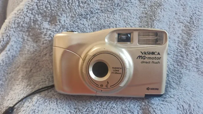 Câmera yashica