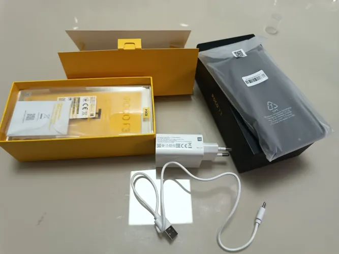 Vendo celular Xiaomi Poco f3 8gb. 256gb