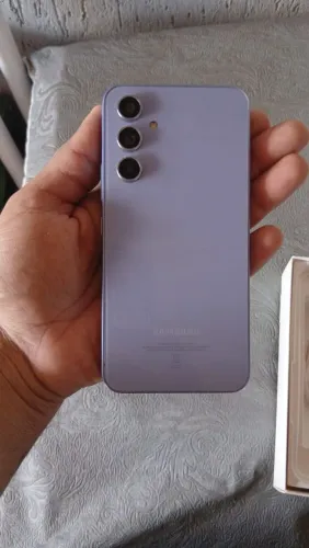 Samsung a54 256 gigas 8 gigas de ram.tela sem risco algum.