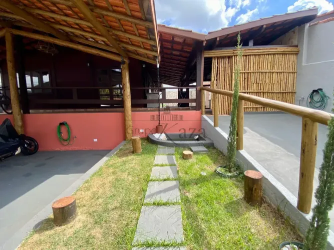 Oportunidade - Casa em Condomínio - Urbanova - Morada da Serra - 3 Dormitórios - 387m².