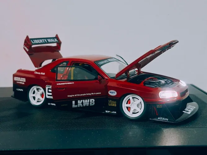 Miniatura Nissan Skyline R34 LBWK 1\24