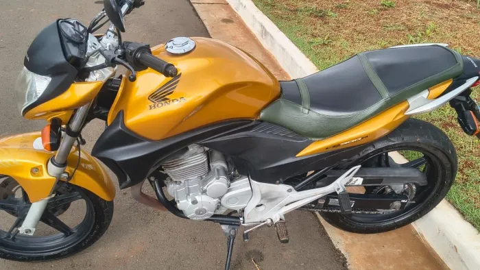 Vendo CB 300 cc