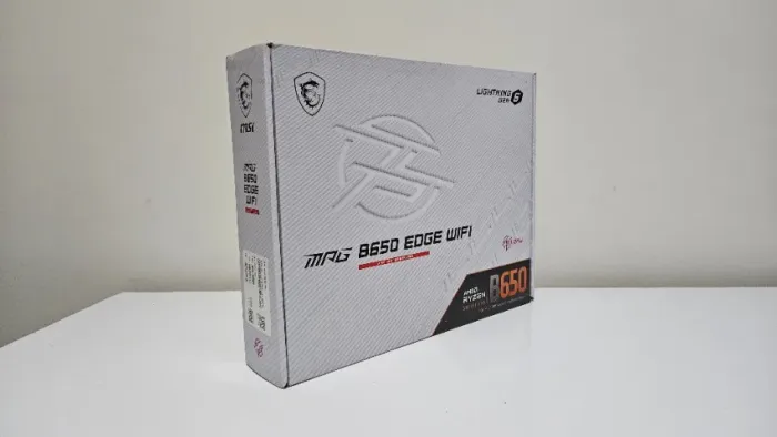 Placa Mãe MSI MPG B650 EDGE WIFI AM5 DDR5 ATX Wi-Fi 6E Bluetooth 5.2 PCIe 5.0