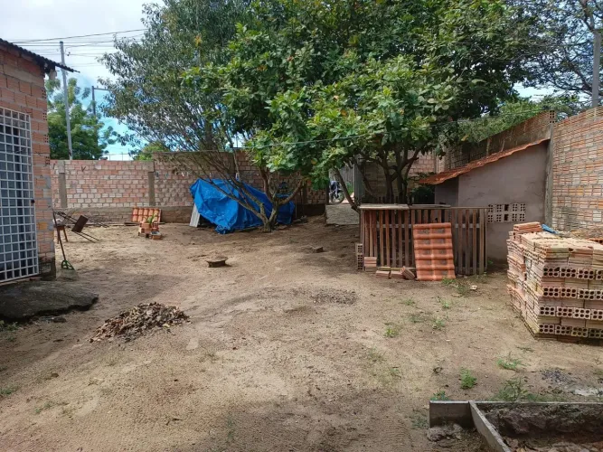 Vendo terreno com uma casa no juá, quadra 23com santa Maria lado B,