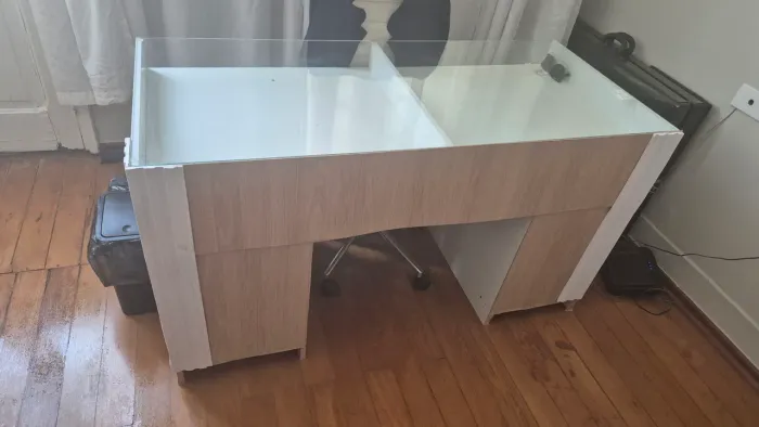 Vendo mesa com vidro