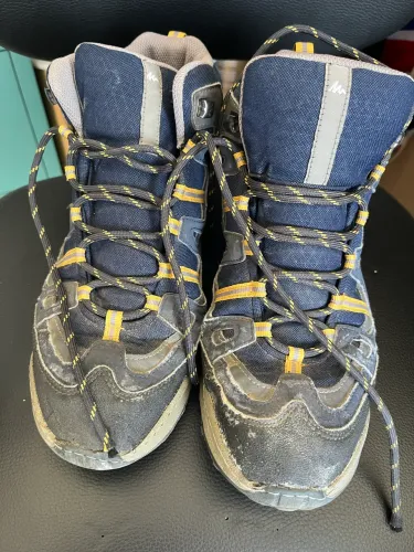 Bota de Trekking Quechua Masculino