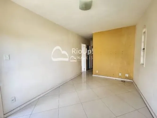 Bairro Adriana - Casa Triplex 2 Quartos REF: 187