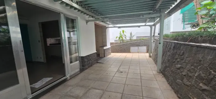 Sobrado para aluguel e venda possui 355 metros quadrados com 6 quartos