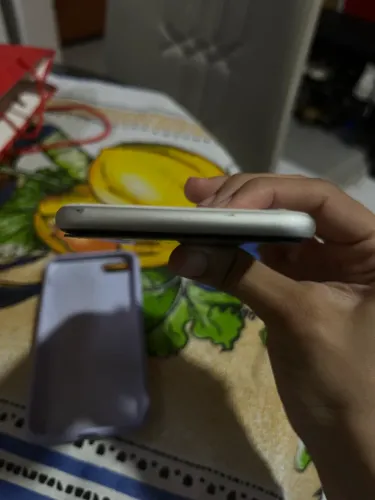 iPhone SE 2 Geração - Para conserto ou reutilização de peças