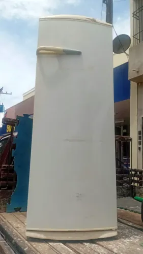 Geladeira espaçosa usada entrego gratis