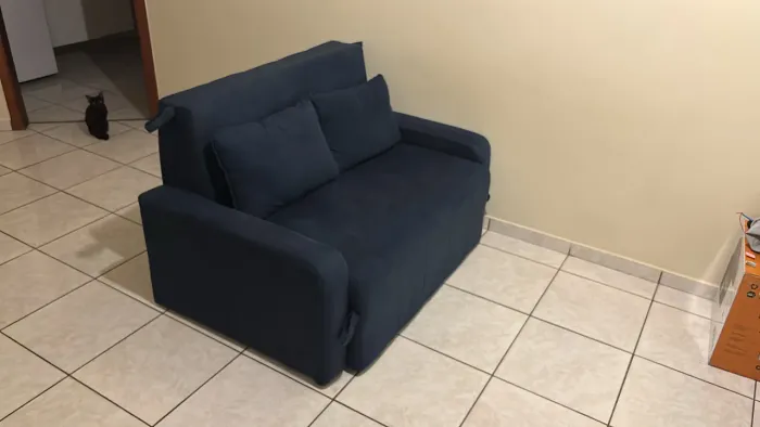 Sofá-Cama 3 Lugares - Poucos Meses de Uso