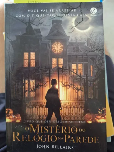 O mistério do relógio na parede