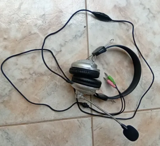 Fone De Ouvido C/ Microfone Sy-301mv-usado