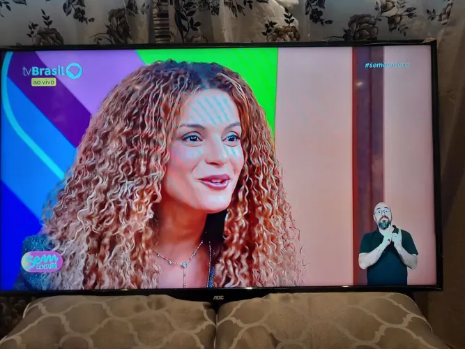 Tv AOC 40 polegadas não é smart