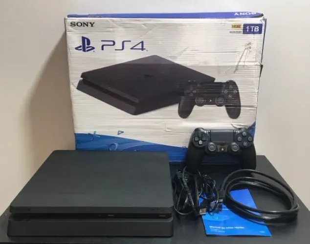 Console Sony PlayStation 4 Slim 1TB com 1 Controle - Preto