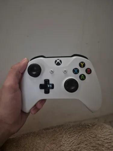 Controle Xbox One White