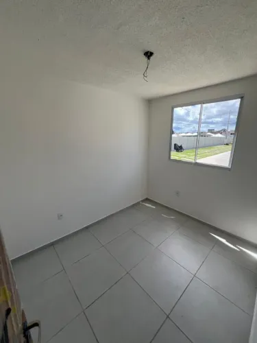 AF TERREO- ALUGO APARTAMENTO NOVO 2/4 COM AREA PRIVATIVA NO TABULEIRO DOS MARTINS