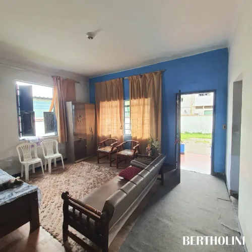 Casa de 3 quartos e amplo terreno de mais de 2 mil m², no centro de Porto Real