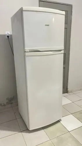 Geladeira Consul/ funcionando perfeitamente, repartições conservadíssima/ 360 litros
