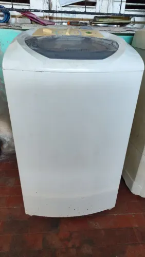 2 Máquina de lavar com pequenos defeitos