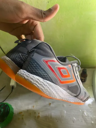 Tênis de futsal umbro pro 5