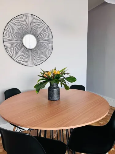 Mesa redonda 1,20m 100% mdf Freijó base metal