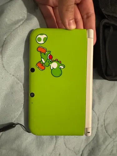 Nintendo 3ds XL Yoshi Edition