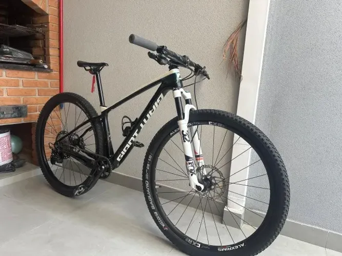 MTB Giant XTC Advanced Carbon 29 - Tamanho "S" - Shimano XT/Deore 12v - Fox 32 Step Cast