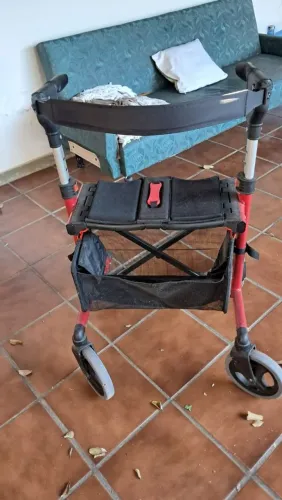 Vendo Andador com Apoio para sentar / Freedom Walker - Especial Seminovo