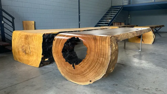 Mesa Rústica Cascata em Madeira Nobre Piquiá - Peça exclusiva